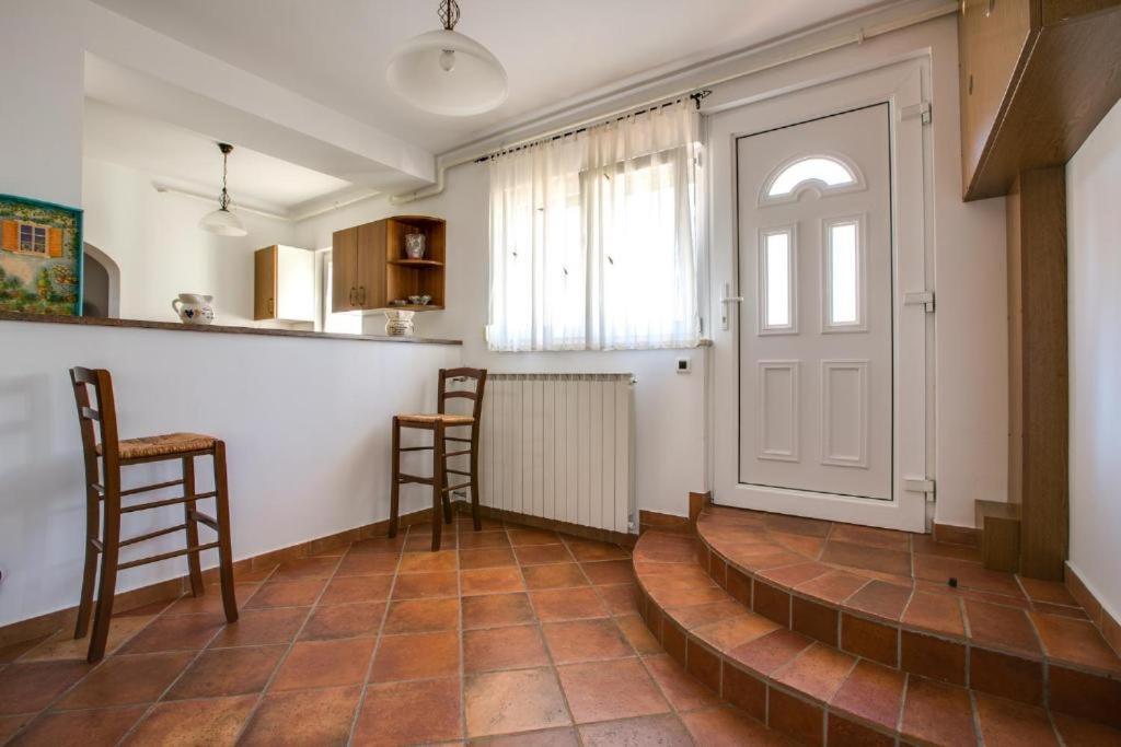 Fine & Shine Apartment Pula Bagian luar foto