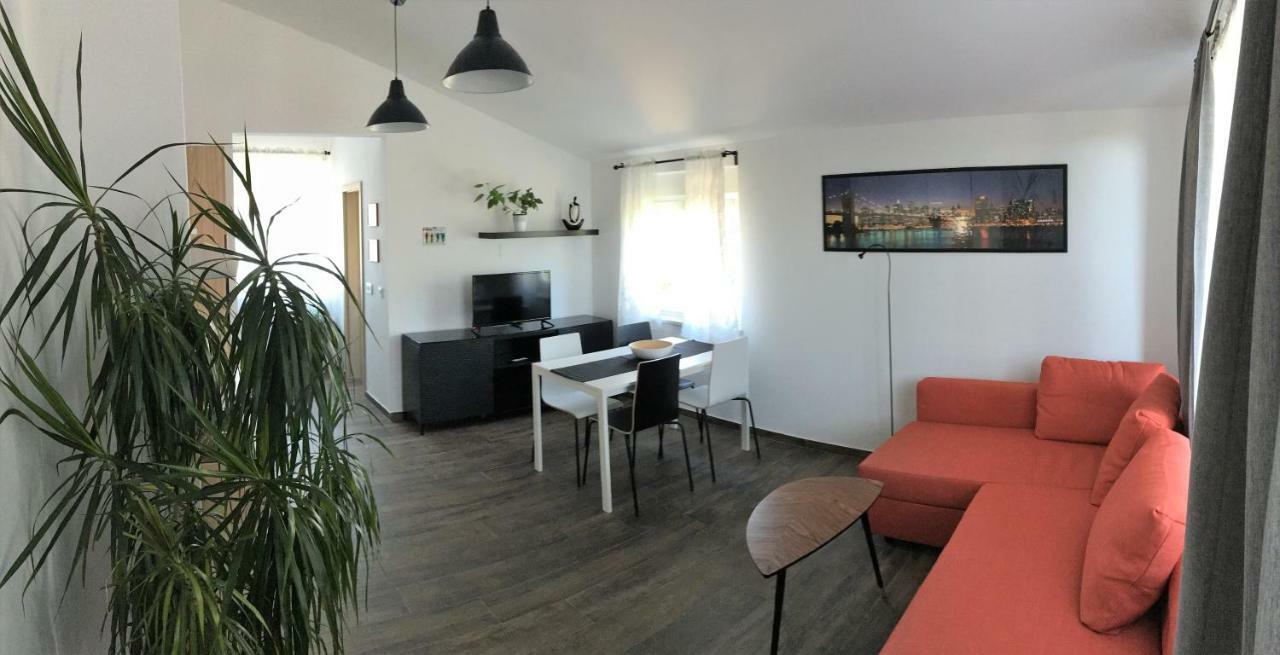 Fine & Shine Apartment Pula Bagian luar foto